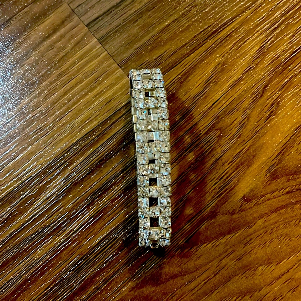 2/$15❤️❤️Cubic zirconia bracelet